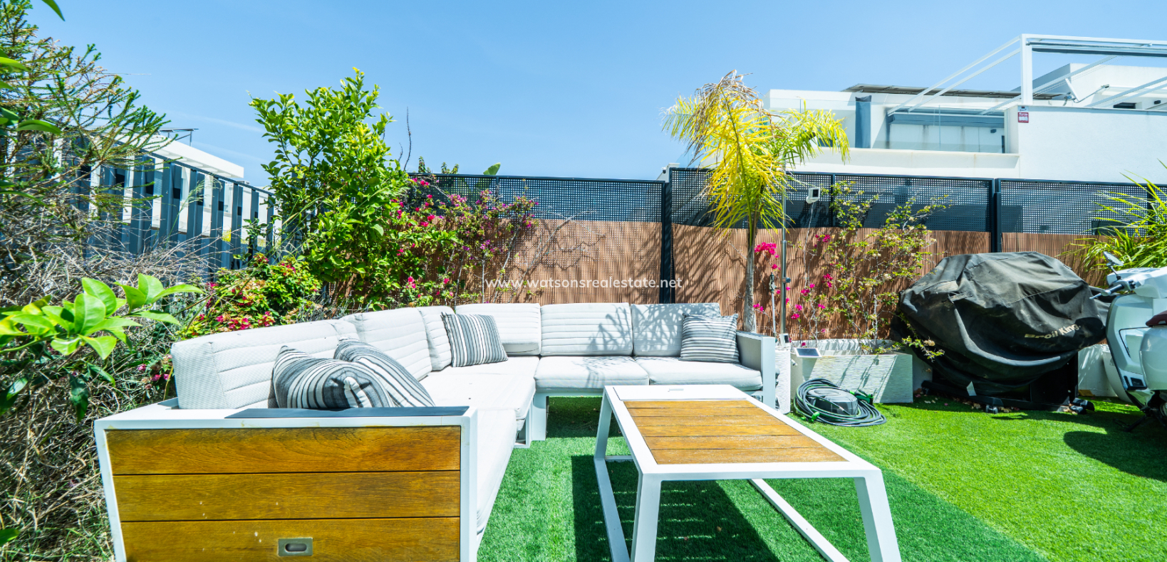Venta - Chalet Independiente - Urb. La Marina