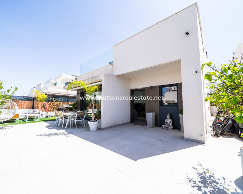 Venta - Chalet Independiente - Urb. La Marina