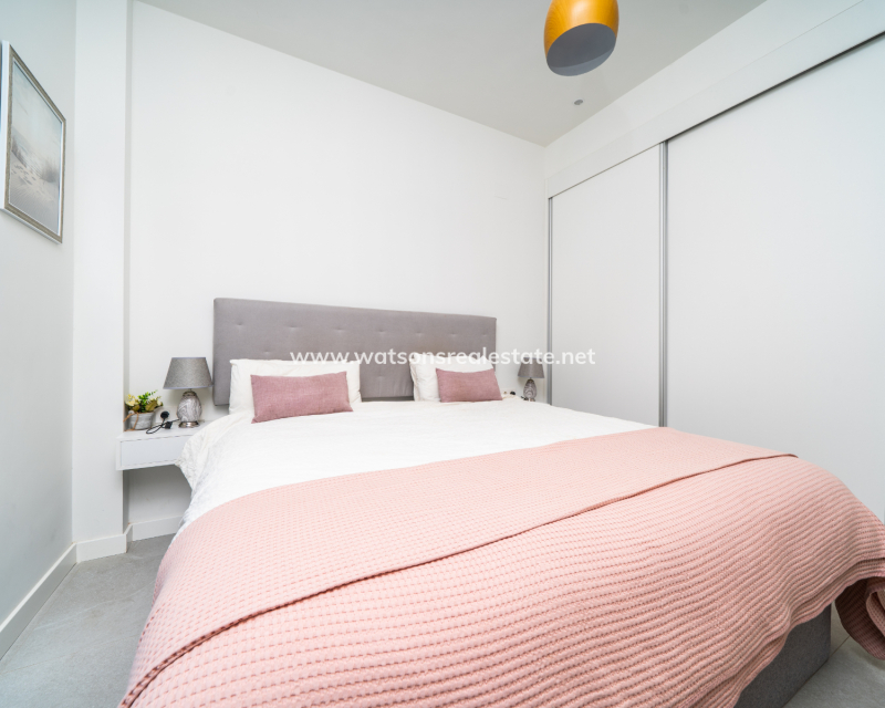 Venta - Chalet Independiente - Urb. La Marina