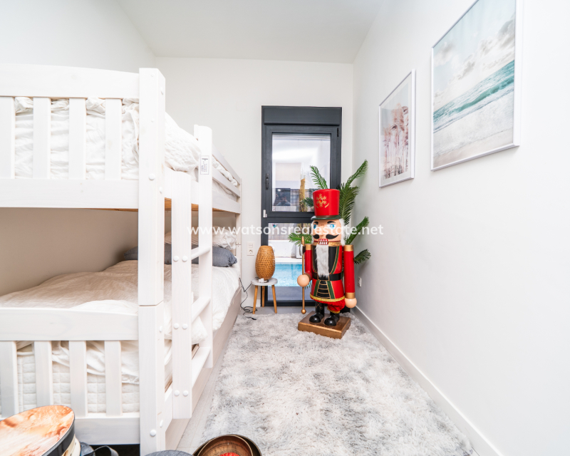 Venta - Chalet Independiente - Urb. La Marina