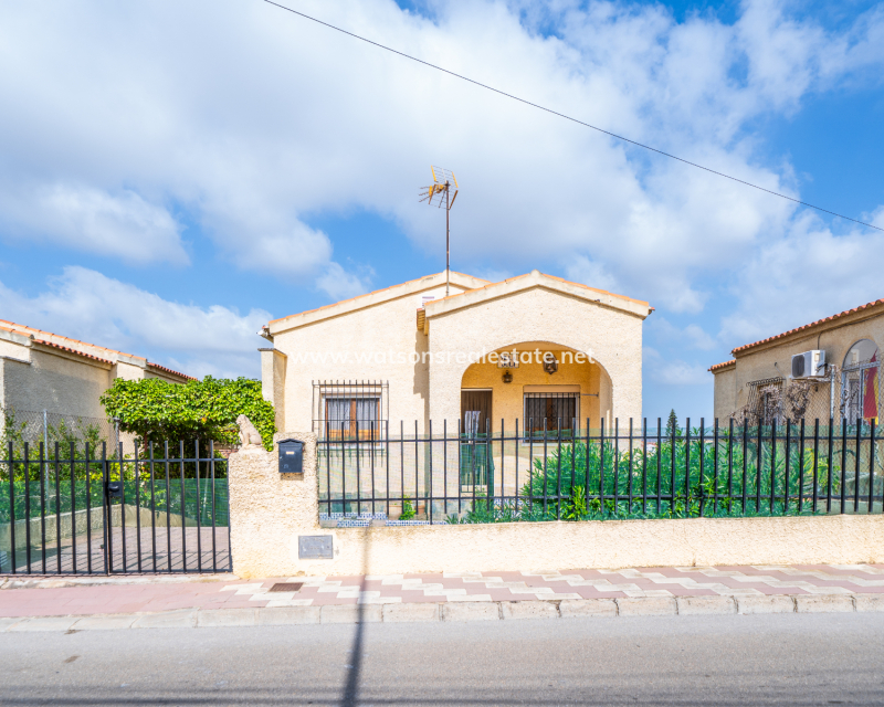 Venta - Chalet Independiente - Urb. La Marina