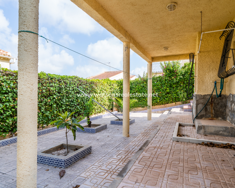Venta - Chalet Independiente - Urb. La Marina
