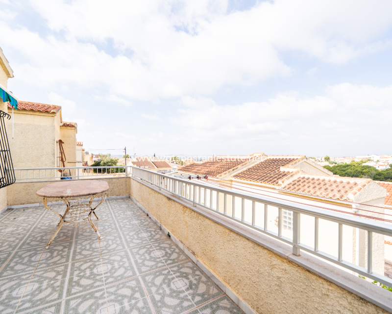Venta - Chalet Independiente - Urb. La Marina