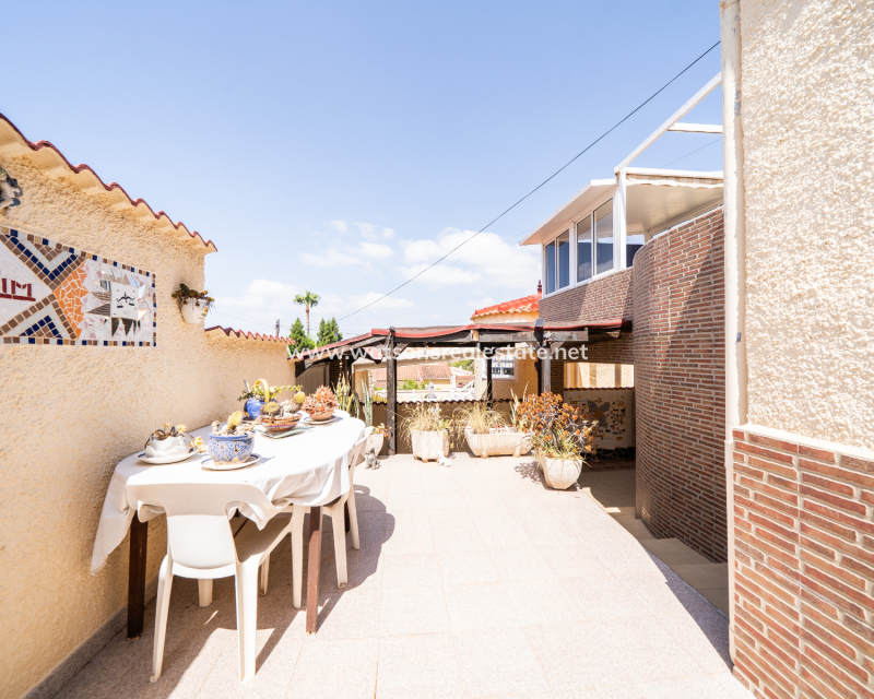Venta - Chalet Independiente - Urb. La Marina