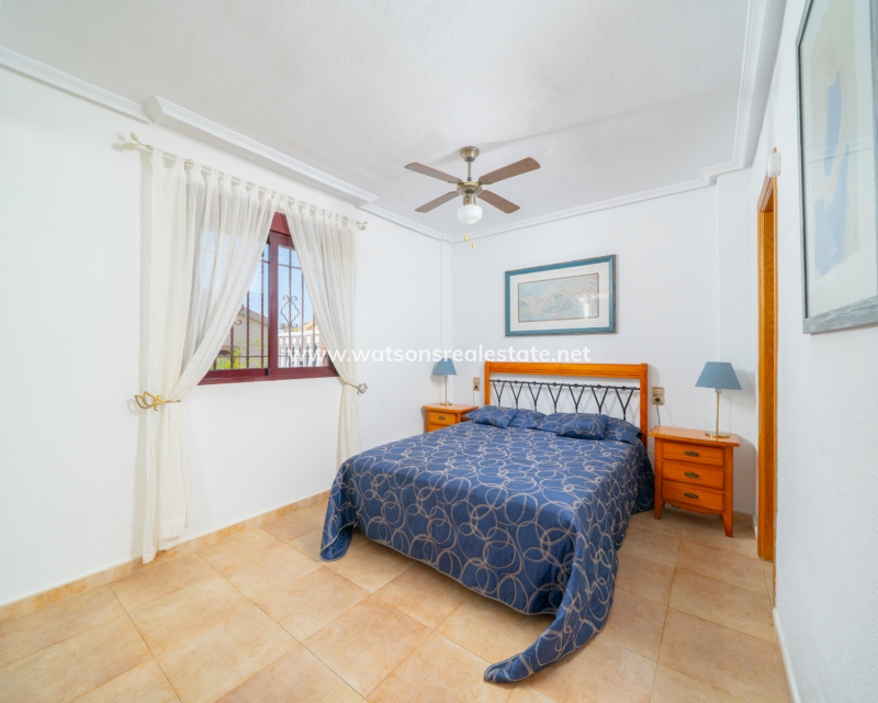 Venta - Chalet Independiente - Urb. La Marina