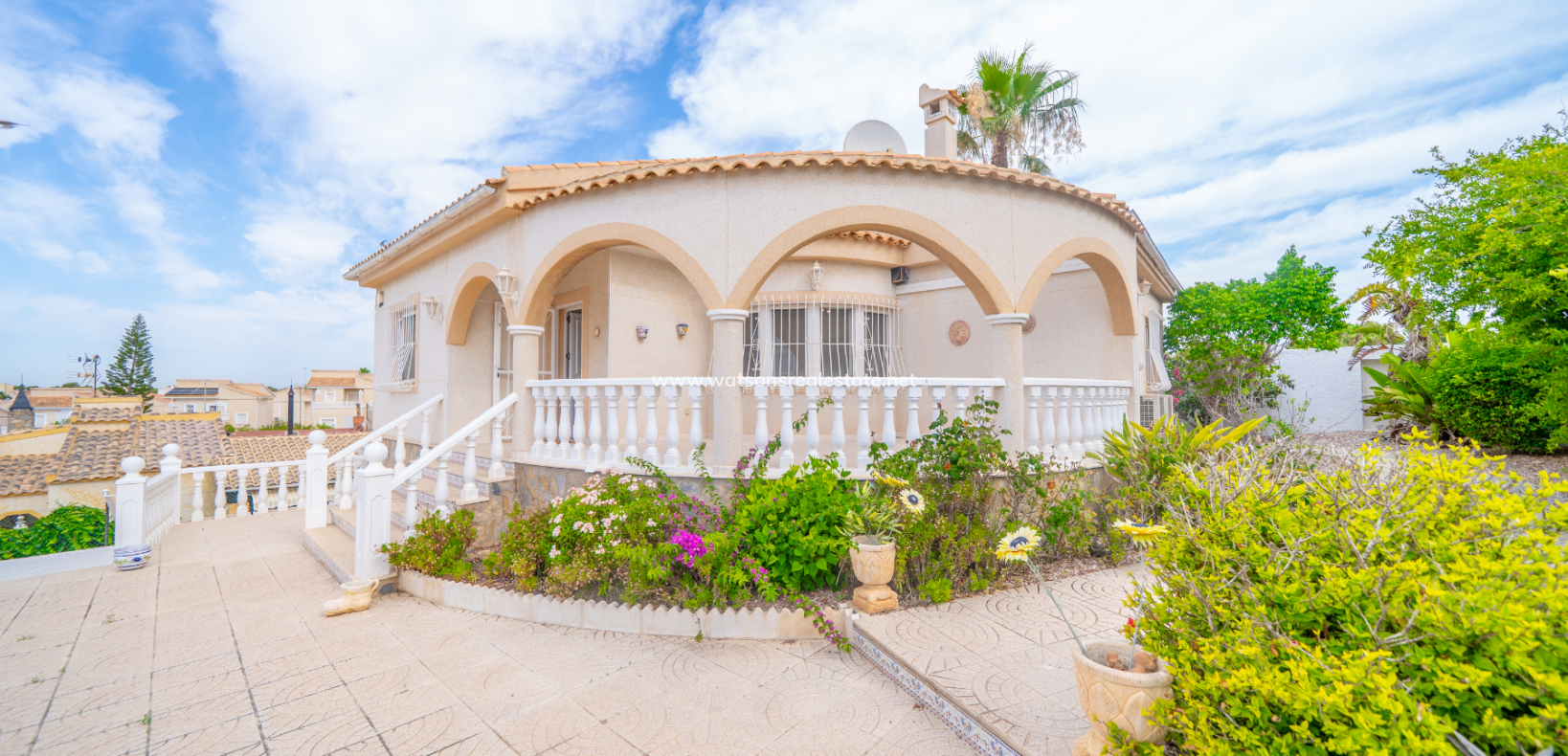 Venta - Chalet Independiente - Urb. La Marina