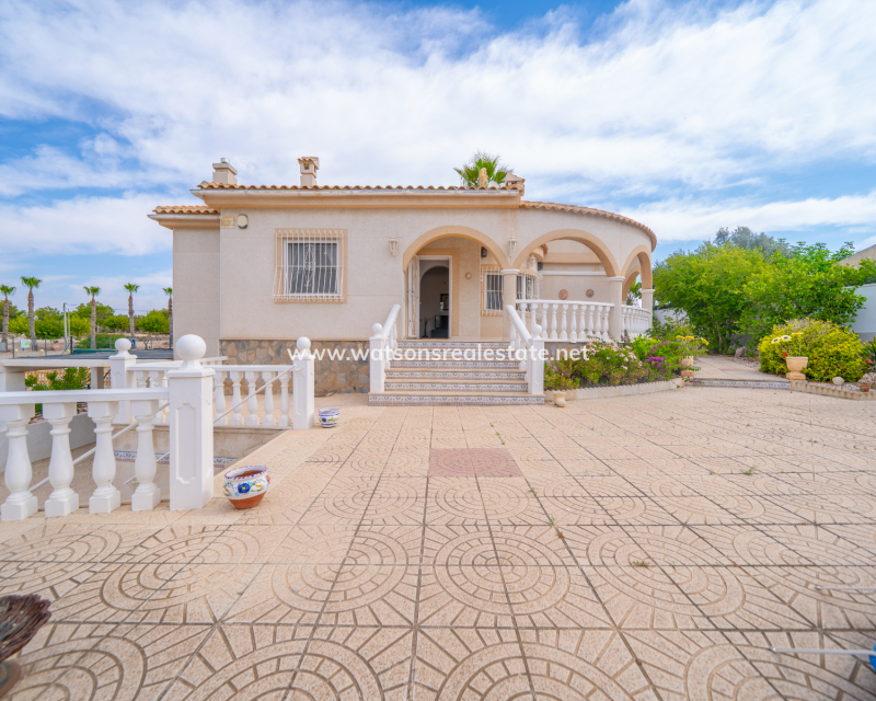 Venta - Chalet Independiente - Urb. La Marina