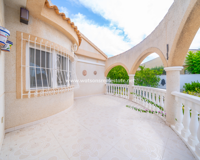 Venta - Chalet Independiente - Urb. La Marina