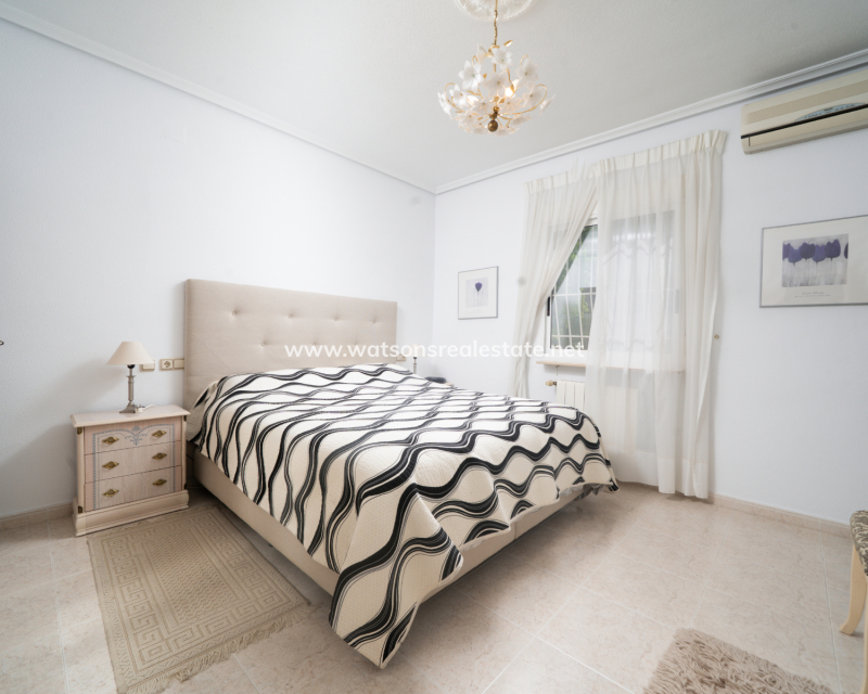 Venta - Chalet Independiente - Urb. La Marina