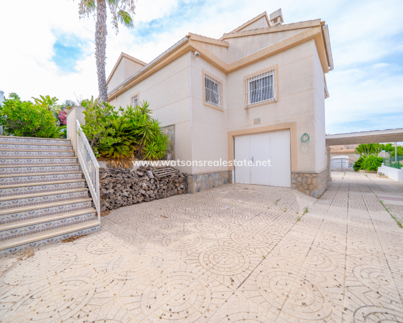 Venta - Chalet Independiente - Urb. La Marina