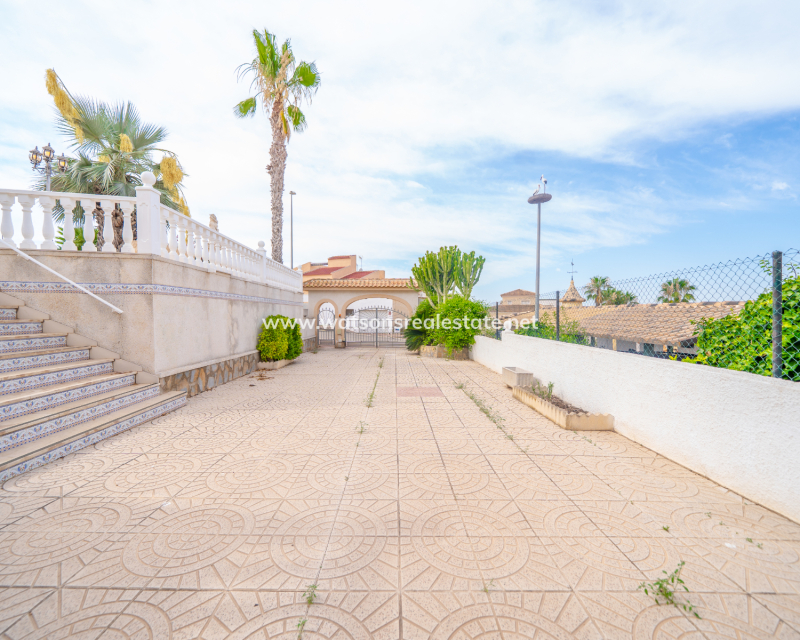 Venta - Chalet Independiente - Urb. La Marina