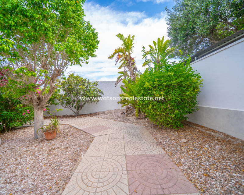Venta - Chalet Independiente - Urb. La Marina