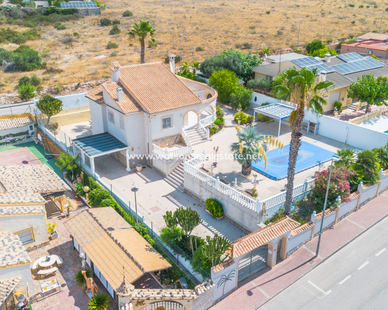 Venta - Chalet Independiente - Urb. La Marina