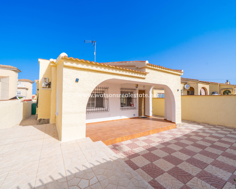 Venta - Chalet Independiente - Urb. La Marina