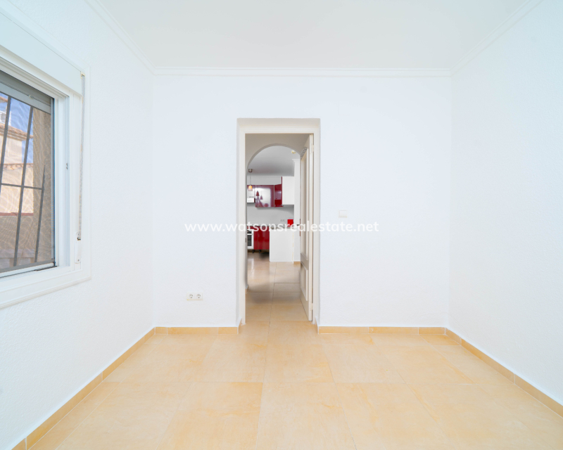Venta - Chalet Independiente - Urb. La Marina