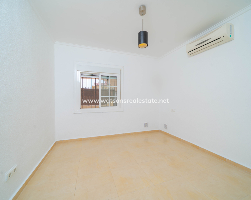 Venta - Chalet Independiente - Urb. La Marina