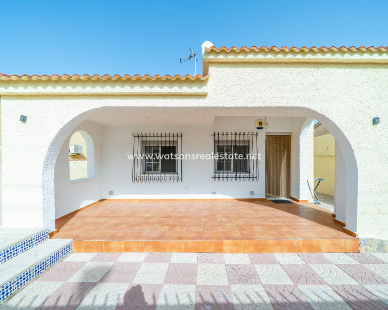 Venta - Chalet Independiente - Urb. La Marina