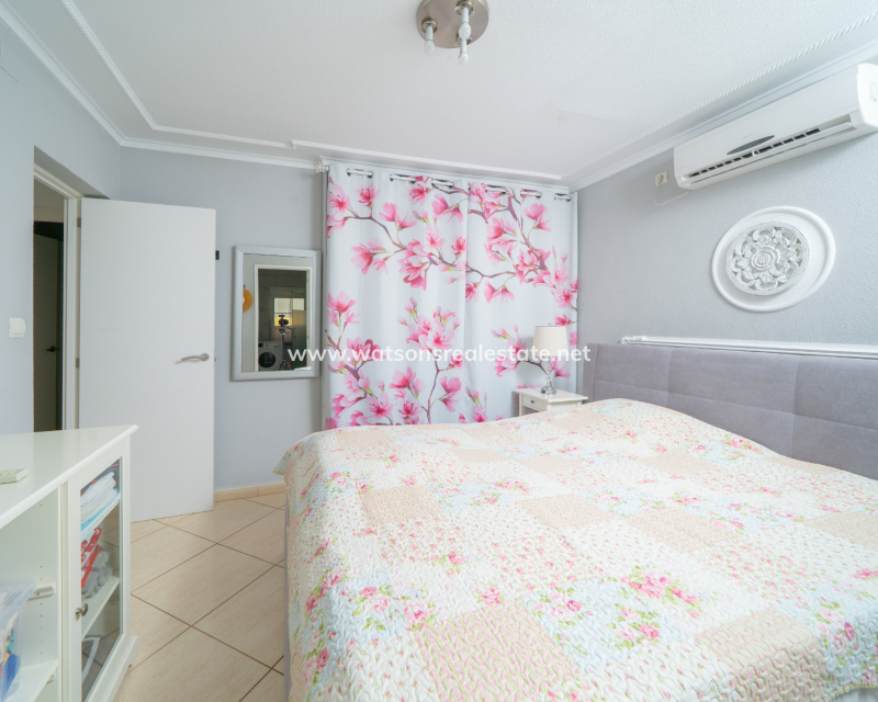 Venta - Chalet Independiente - Urb. La Marina