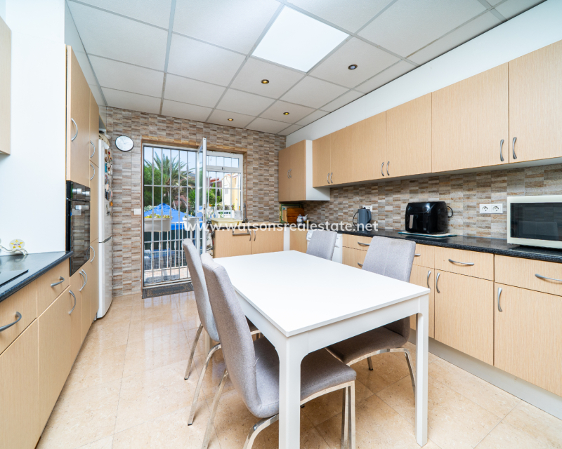 Venta - Chalet Independiente - Urb. La Marina