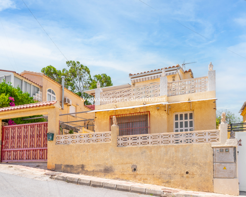 Venta - Chalet Independiente - Urb. La Marina