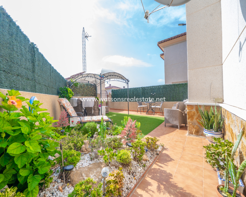 Venta - Chalet Independiente - Urb. La Marina