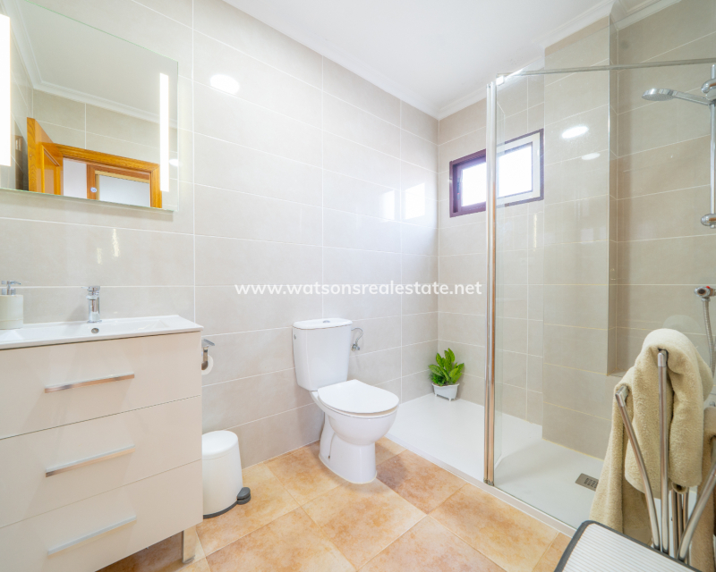 Venta - Chalet Independiente - Urb. La Marina