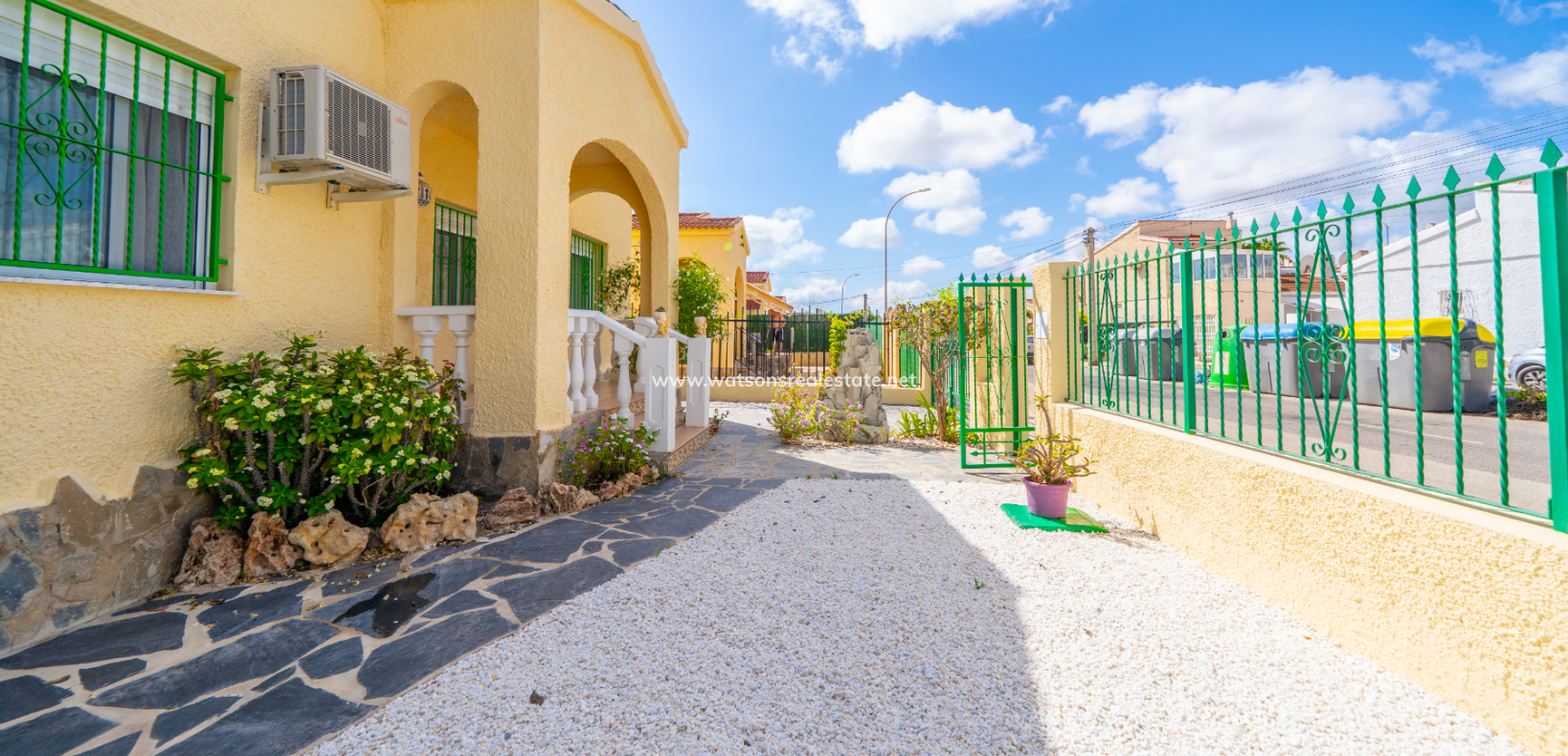 Venta - Chalet Independiente - Urb. La Marina