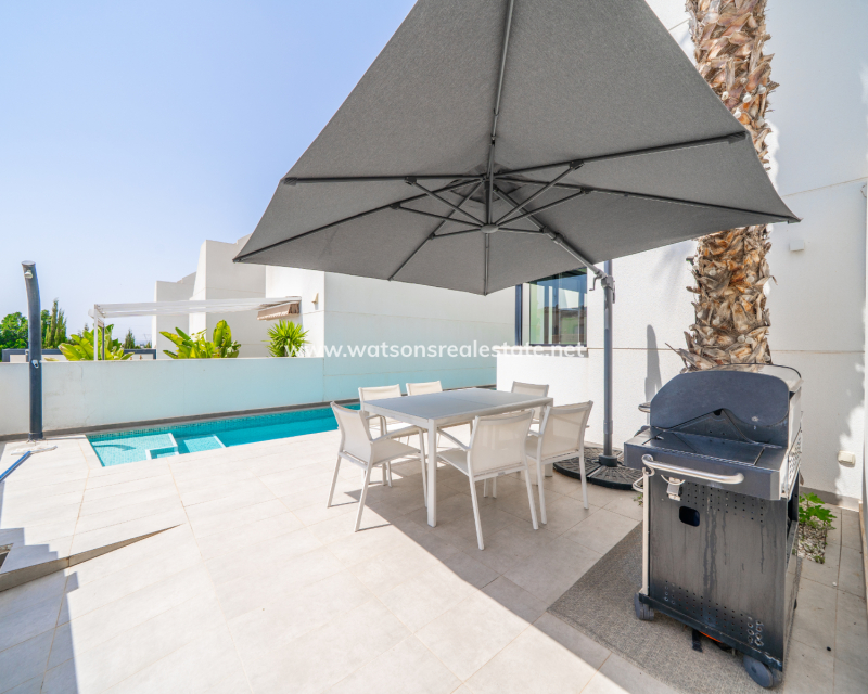 Venta - Chalet Independiente - Urb. La Marina