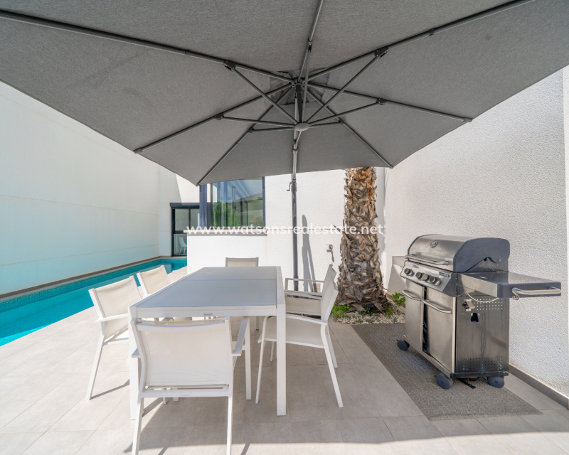Venta - Chalet Independiente - Urb. La Marina