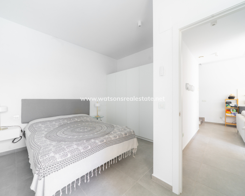 Venta - Chalet Independiente - Urb. La Marina