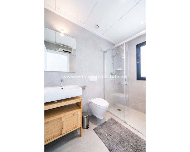 Venta - Chalet Independiente - Urb. La Marina