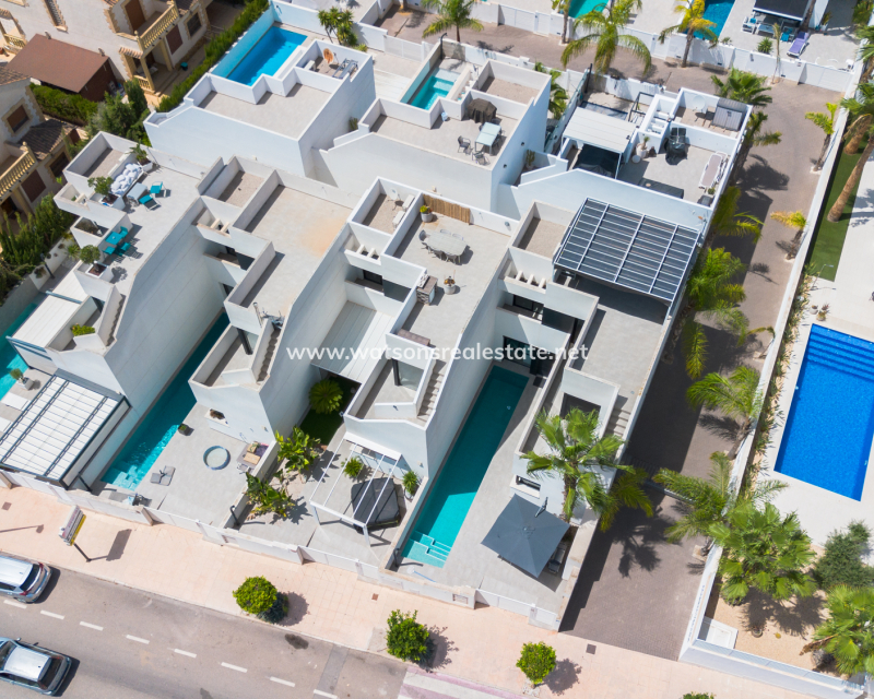 Venta - Chalet Independiente - Urb. La Marina