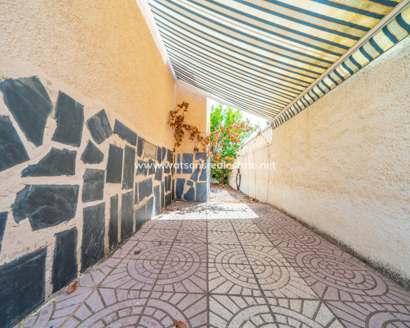 Venta - Chalet Independiente - Urb. La Marina