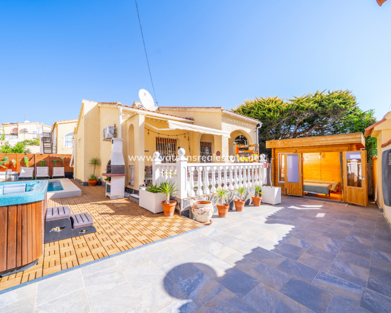 Venta - Chalet Independiente - Urb. La Marina