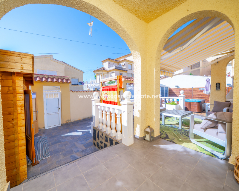 Venta - Chalet Independiente - Urb. La Marina