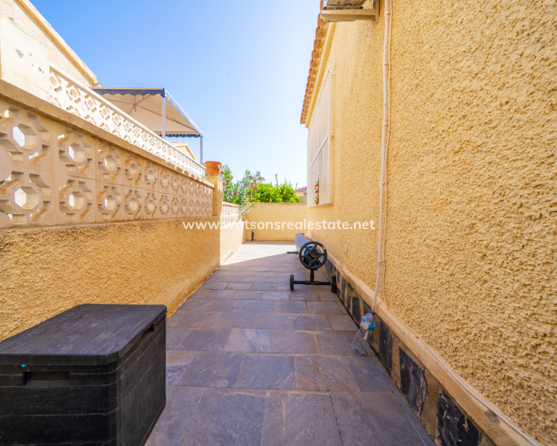 Venta - Chalet Independiente - Urb. La Marina