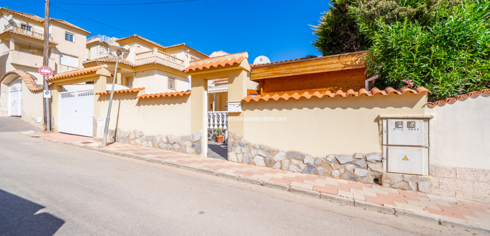 Venta - Chalet Independiente - Urb. La Marina