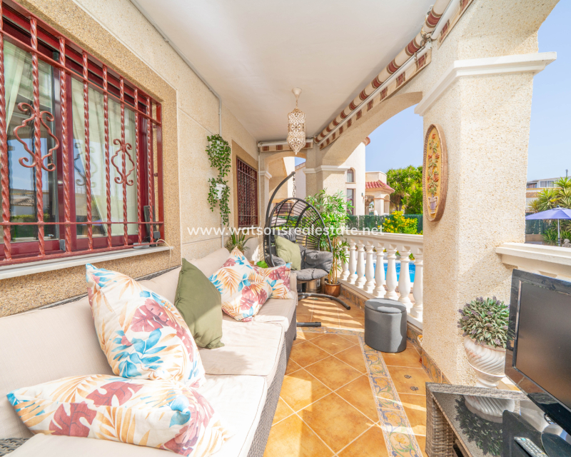 Venta - Chalet Independiente - Urb. La Marina