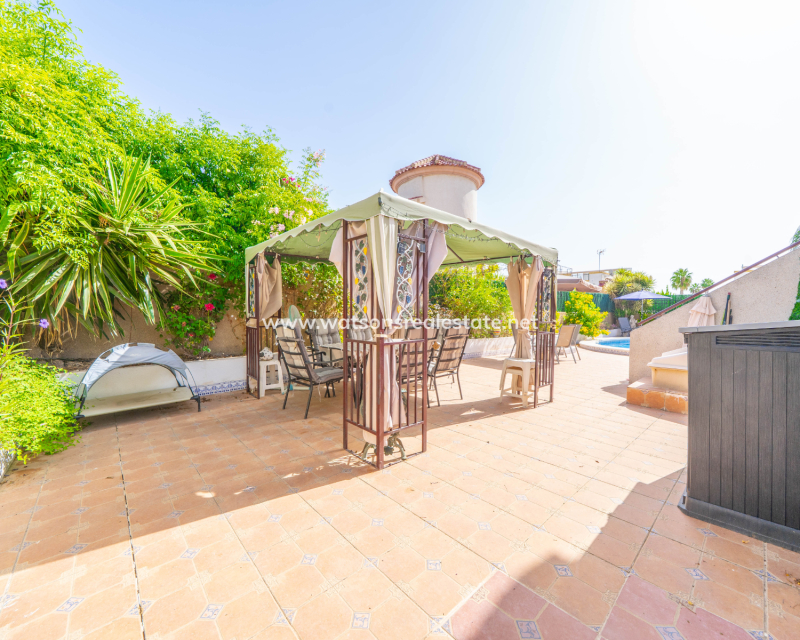 Venta - Chalet Independiente - Urb. La Marina