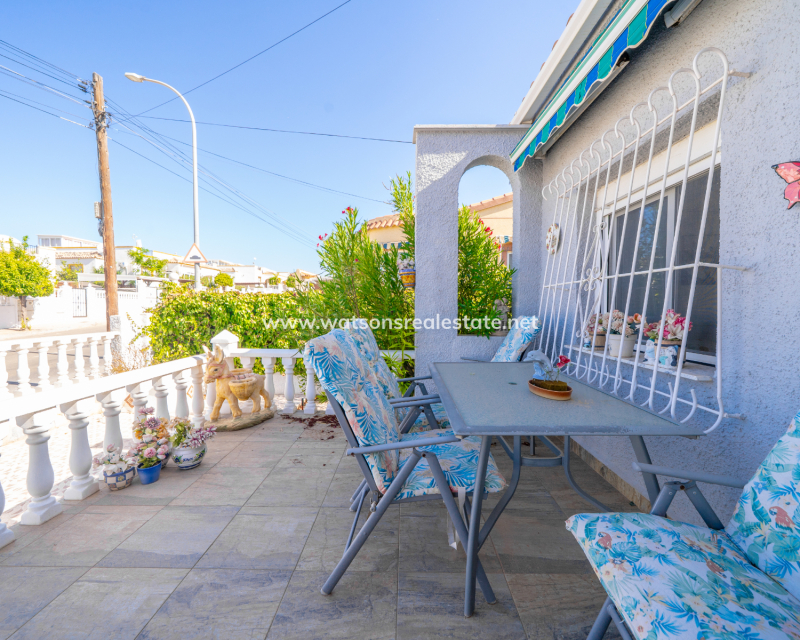 Venta - Chalet Independiente - Urb. La Marina