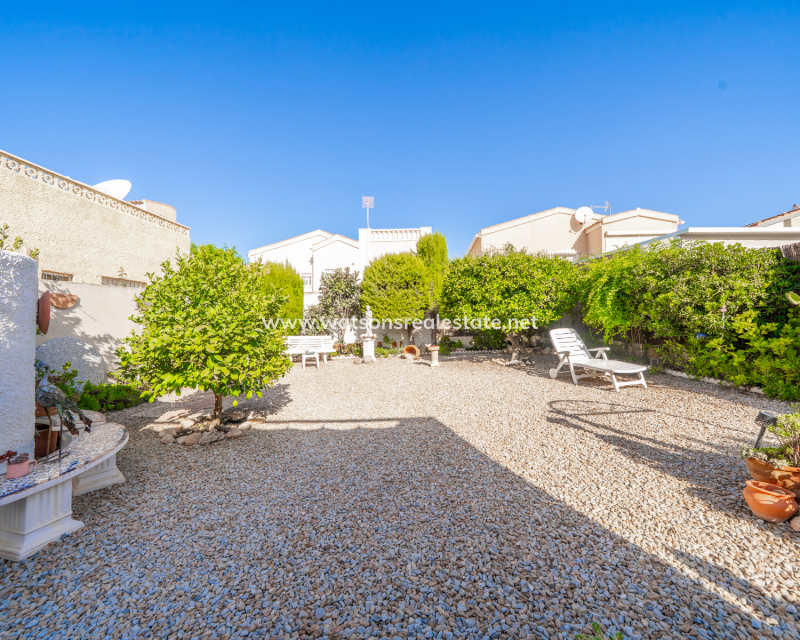 Venta - Chalet Independiente - Urb. La Marina