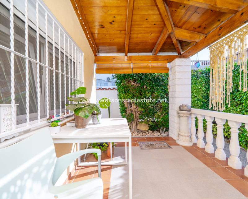 Venta - Chalet Independiente - Urb. La Marina