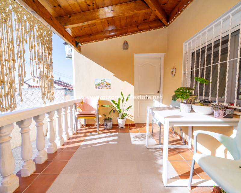 Venta - Chalet Independiente - Urb. La Marina