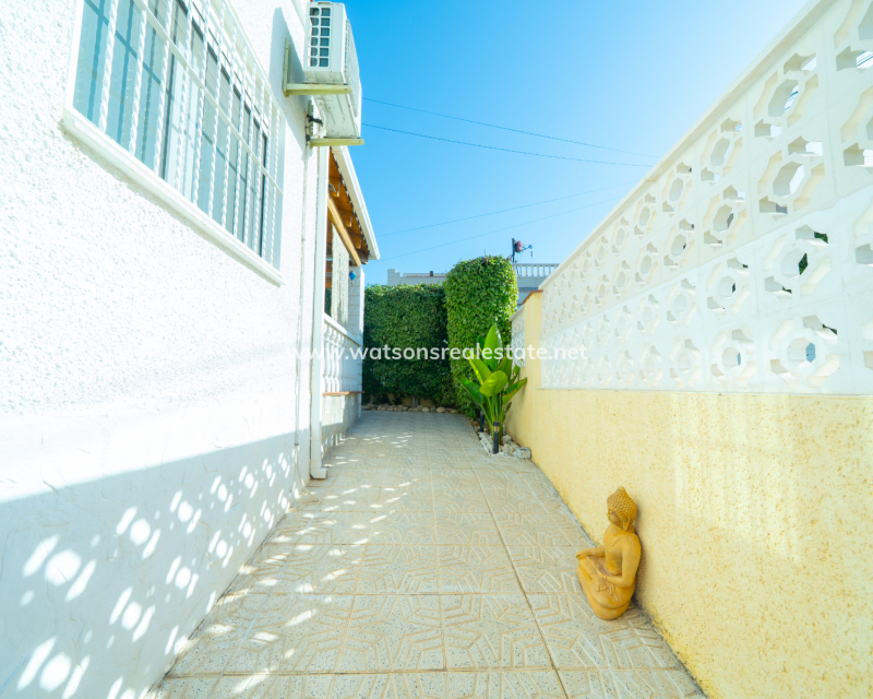Venta - Chalet Independiente - Urb. La Marina