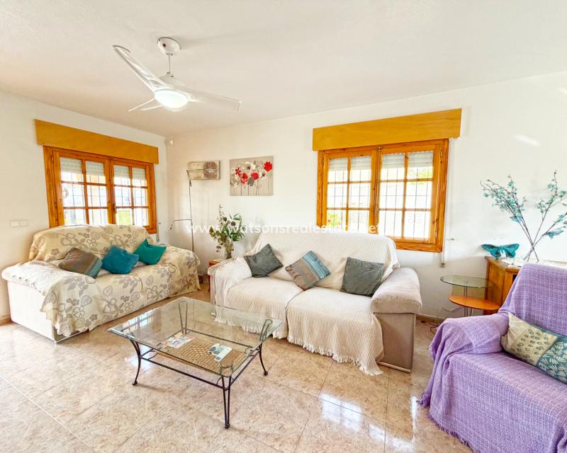 Venta - Chalet Independiente - Urb. La Marina