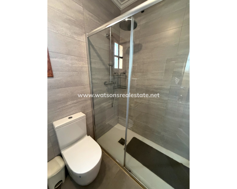Venta - Chalet Independiente - Urb. La Marina