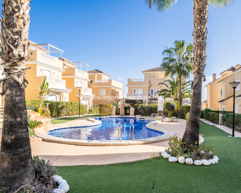 Venta - Chalet Independiente - Urb. La Marina