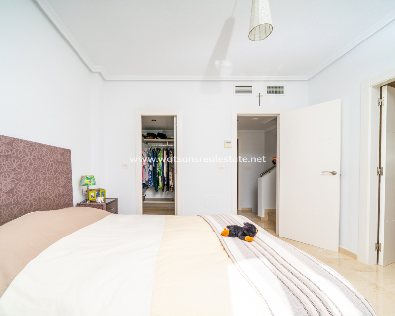 Venta - Chalet Independiente - Urb. La Marina