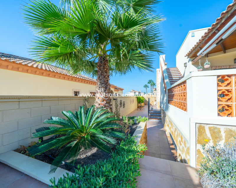Venta - Chalet Independiente - Urb. La Marina