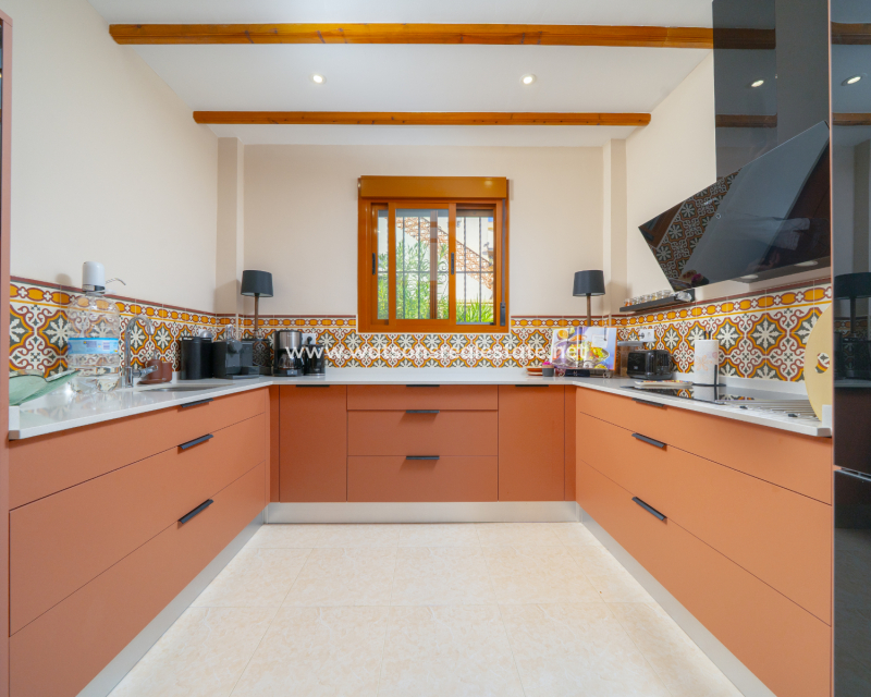 Venta - Chalet Independiente - Urb. La Marina